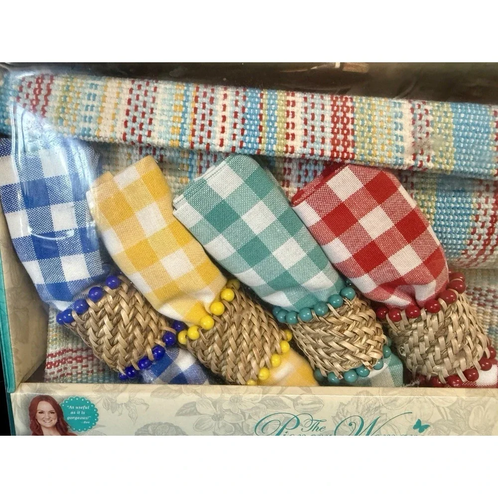 Pioneer Woman Chunky Stripe 13 Piece Table Linens